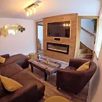 Holiday home Paisible Au Coeur De La Montagne Bourbonnaise, Animaux Acceptes - Fr-1-489-553 Saint-Nicolas-des-Biefs