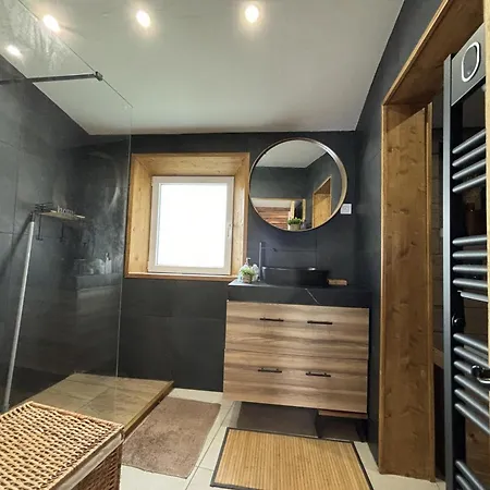 Evasion Paisible A La Montagne Avec Cheminee Et Animaux Admis - Fr-1-489-553 *