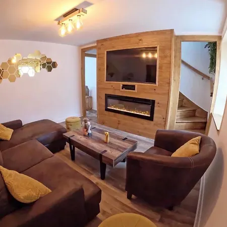 Evasion Paisible A La Montagne Avec Cheminee Et Animaux Admis - Fr-1-489-553 *